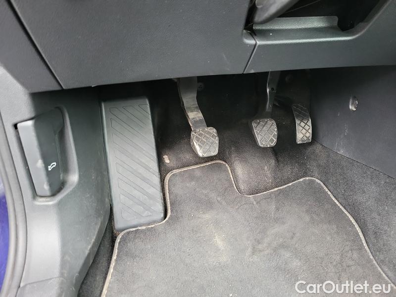  Volkswagen  Golf  VIII Variant (CG5) 2020 Var.2.0TDI 110 Style 5d #12