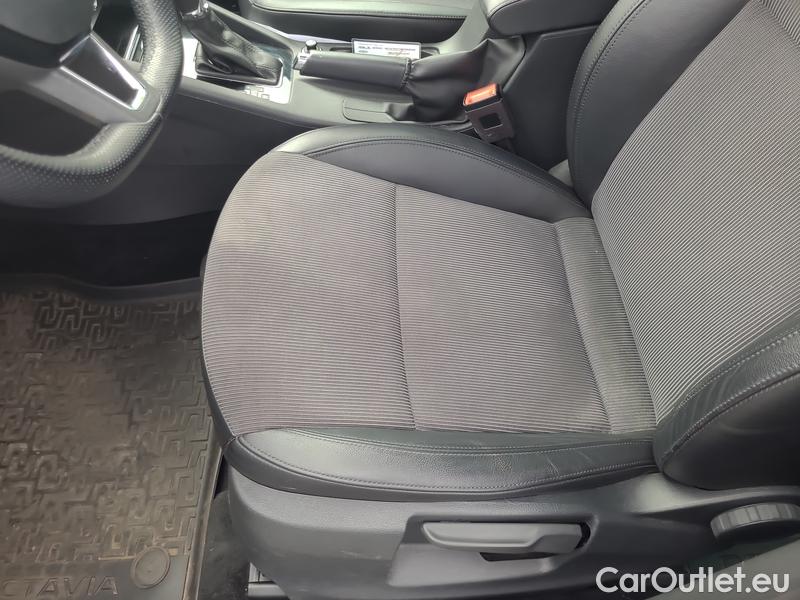  Skoda  Octavia  Combi  (5E5)(03.2017->) OctCom 2.0TSI 140 Style 4x4 AT #6