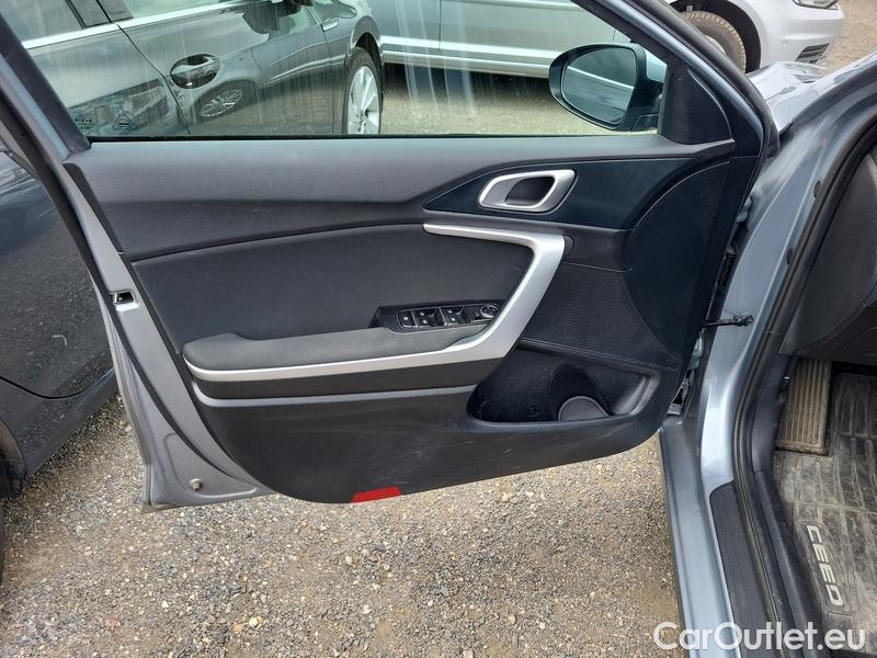  KIA  Cee'd Ceed Sportswagon (2018->) Ceed SW 1.5 T-GDI 118 Fresh #11