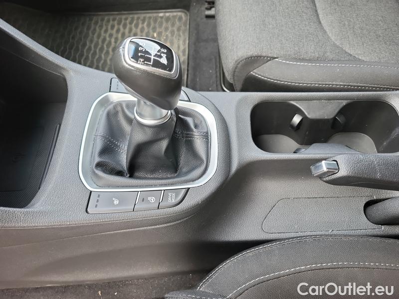  Hyundai  i30   cw (PD)(2017->)  kom.1.5T-GDI Family Smart #9