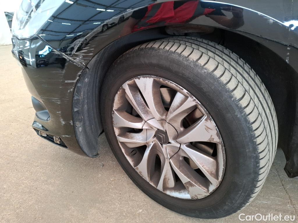  Citroen  DS5 CITROEN  5p Berline 2.0 HDi 160 Executive #136
