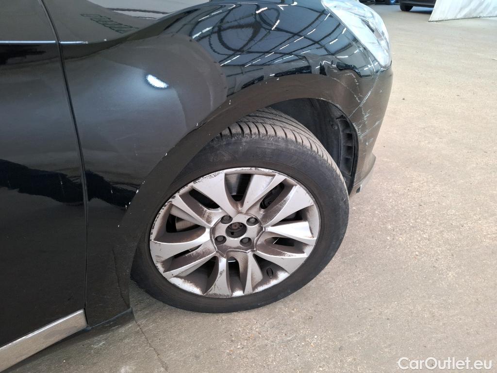  Citroen  DS5 CITROEN  5p Berline 2.0 HDi 160 Executive #115