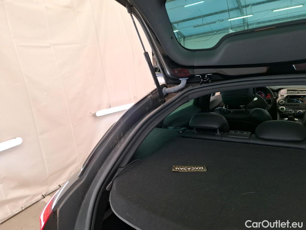  Citroen  DS5 CITROEN  5p Berline 2.0 HDi 160 Executive #163