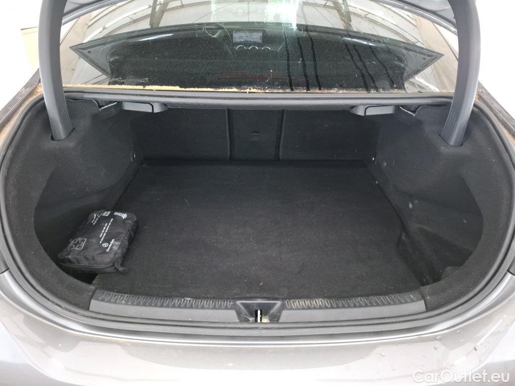  Mercedes  A-Klasse MERCEDES-BENZ Classe A Berline / 2018 / 4P / Berline A 250 e AMG Line 8G-DCT #3