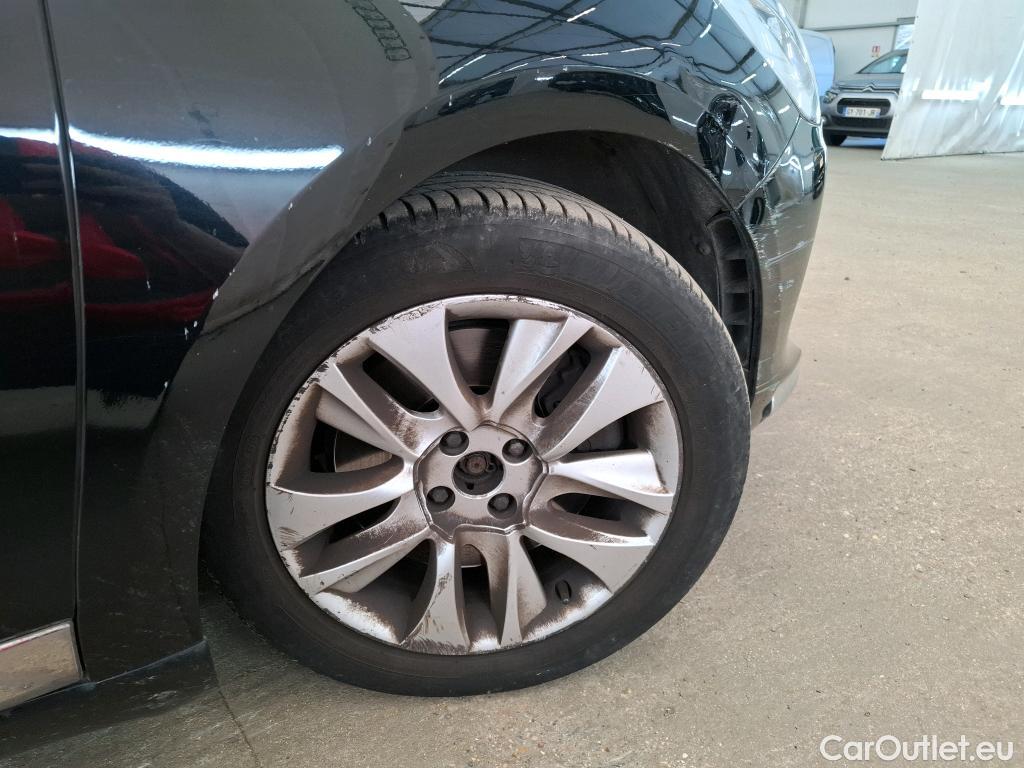  Citroen  DS5 CITROEN  5p Berline 2.0 HDi 160 Executive #147
