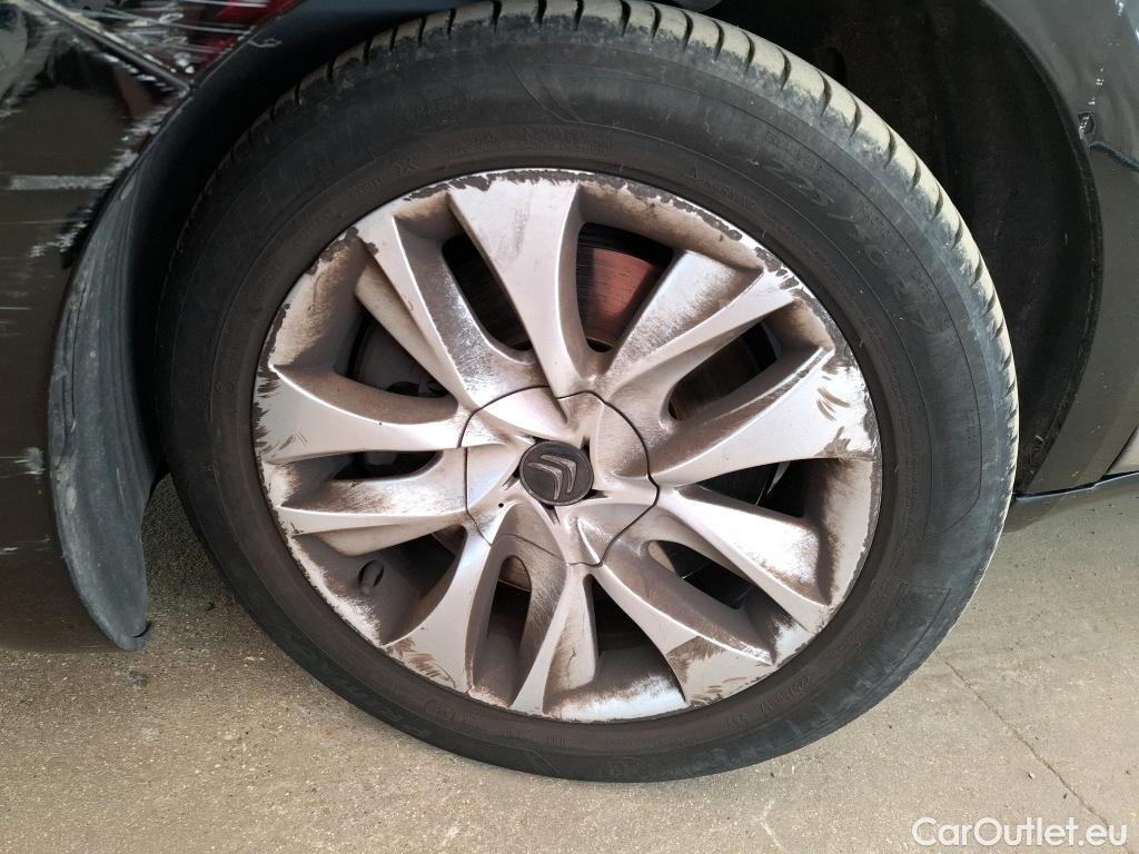  Citroen  DS5 CITROEN  5p Berline 2.0 HDi 160 Executive #137