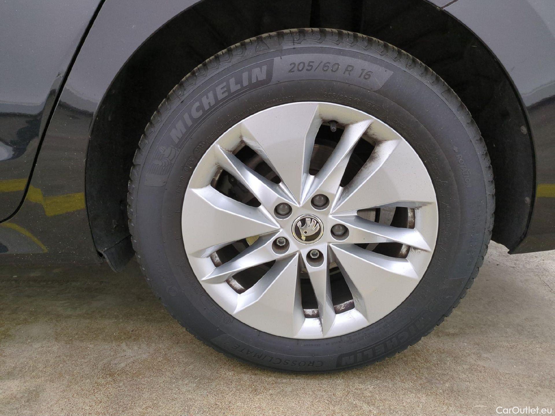  Skoda  Octavia  Berline Business 2.0 TDI 115CV BVA7 E6d #5