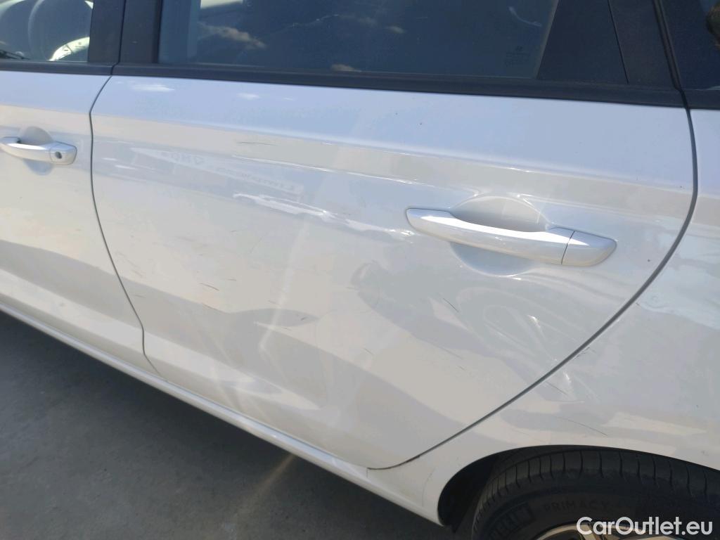  Hyundai  i30 HYUNDAI  / 2020 / 5P / berlina con portón 1.0 TGDI 48V Klass #17