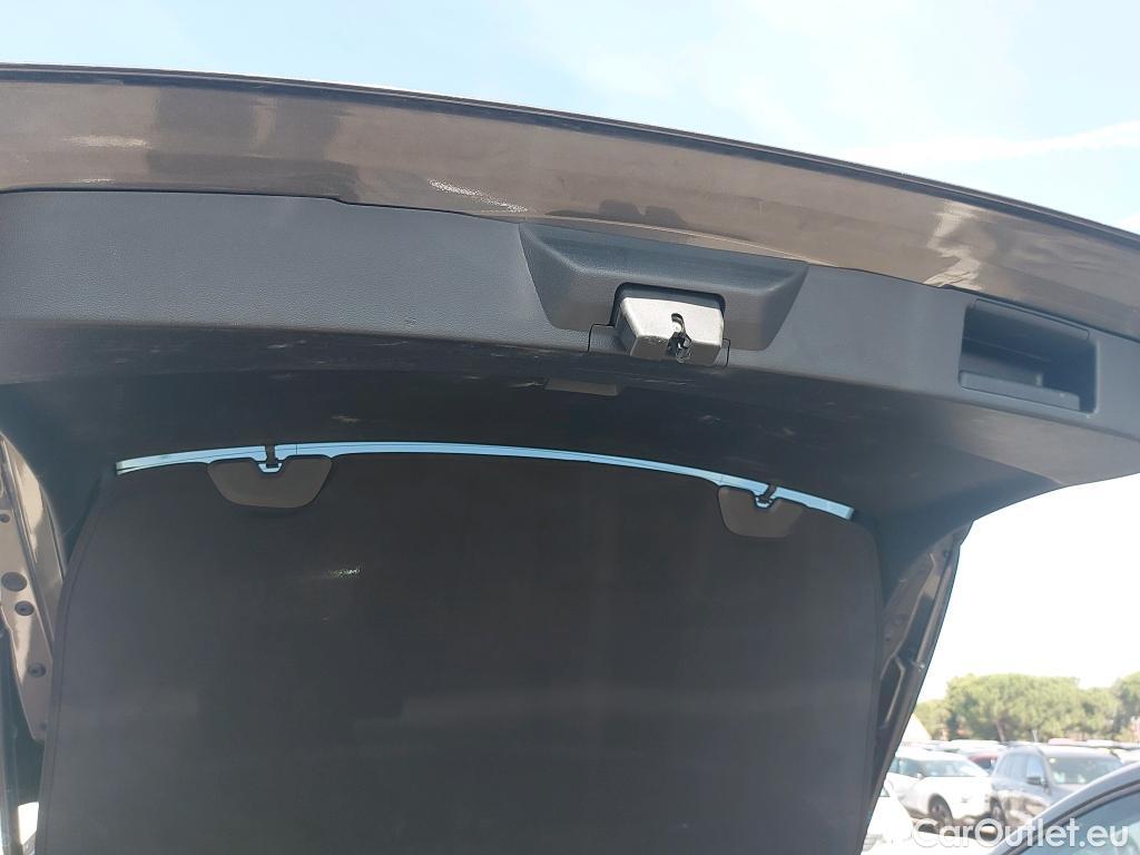  Ford  Kuga  Titanium Hybrid 2.0 EcoBlue 150CV E6dT #19