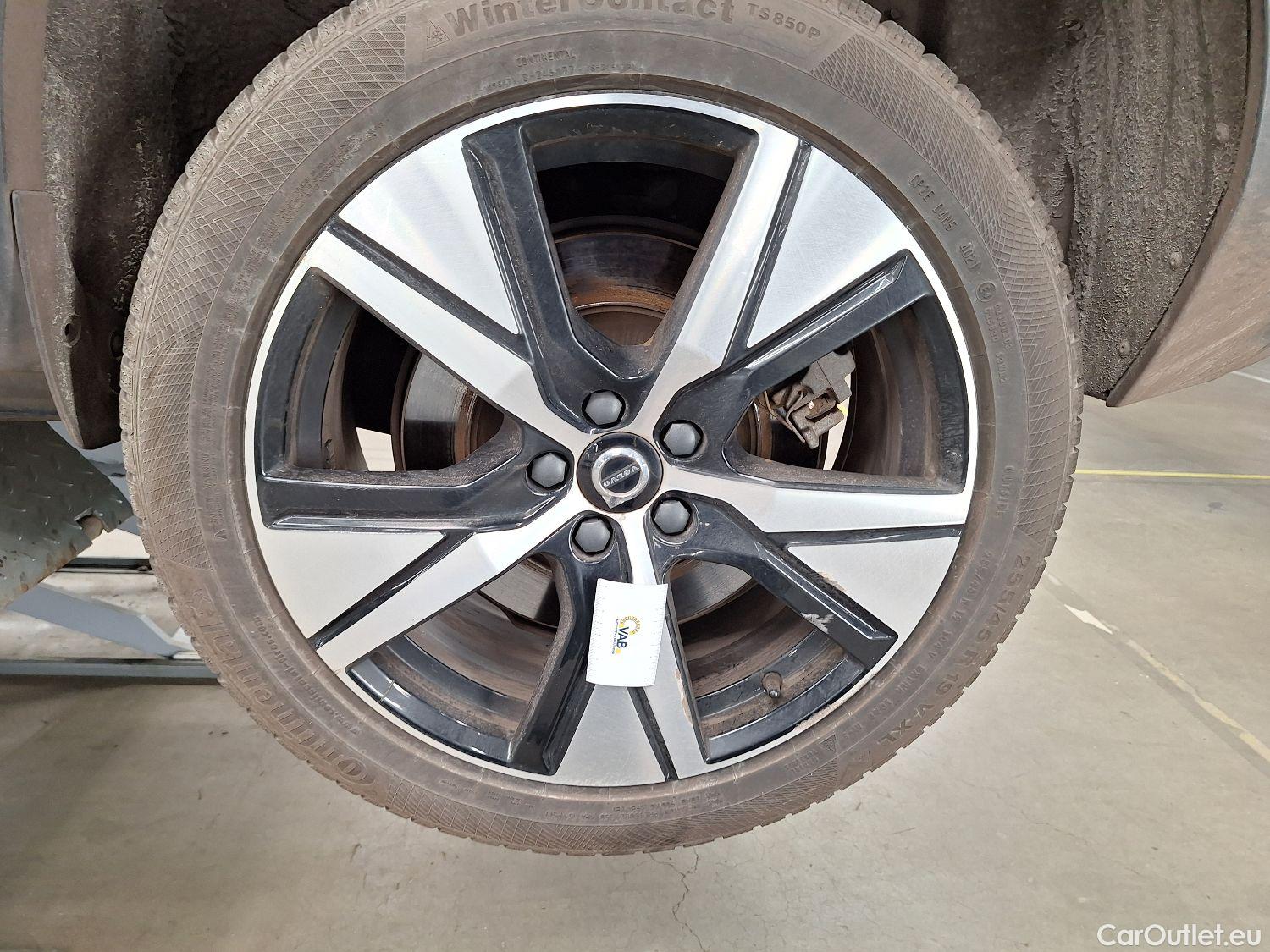  Volvo  XC 40 Volvo, XC40 '17, Volvo XC40 P8 4x4 Recharge R-Design 5d #4