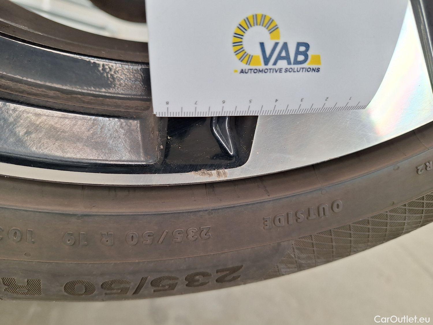  Volvo  XC 40 Volvo, XC40 '17, Volvo XC40 P8 4x4 Recharge R-Design 5d #3