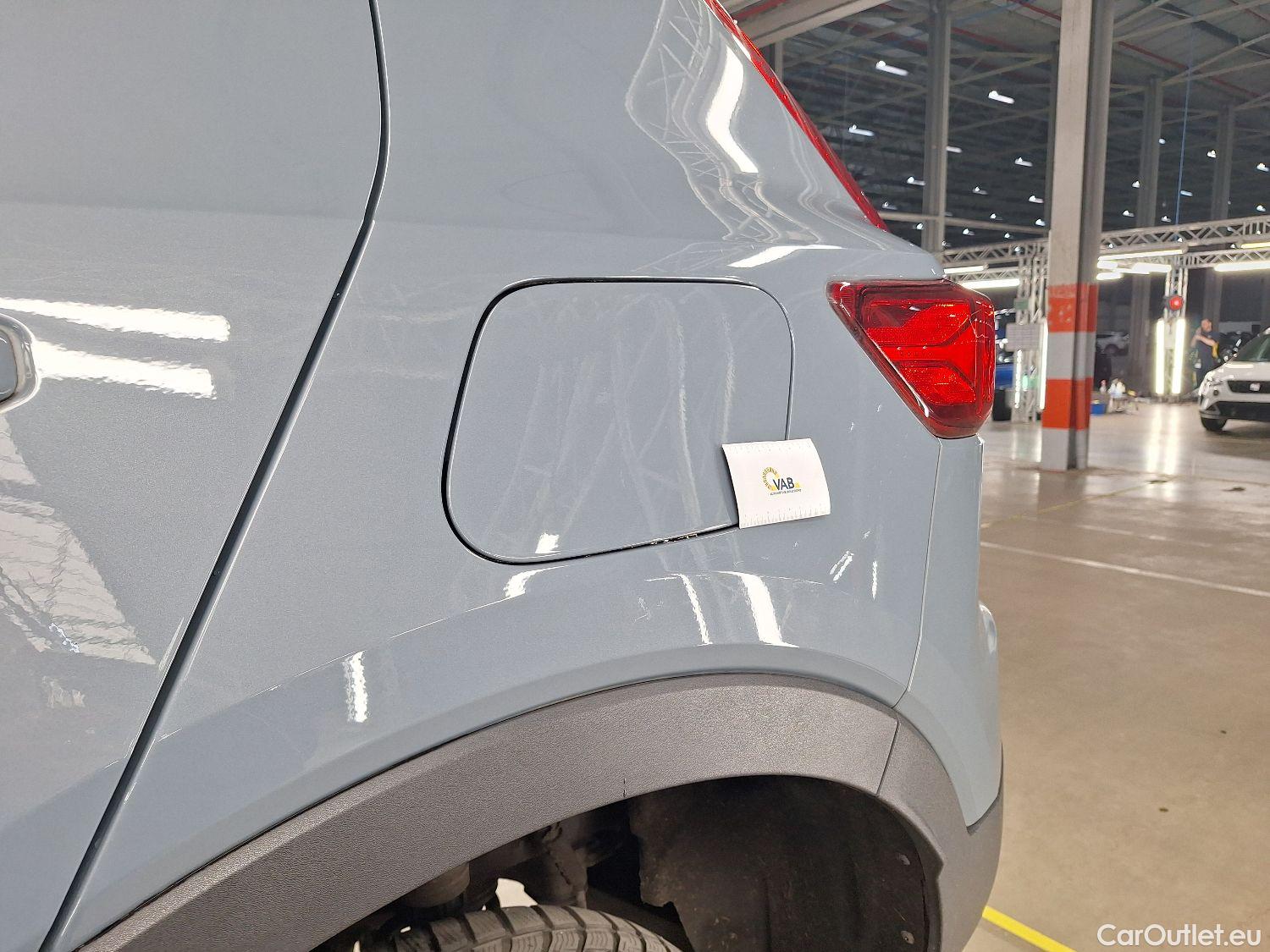  Volvo  XC 40 Volvo, XC40 '17, Volvo XC40 P8 4x4 Recharge R-Design 5d #12