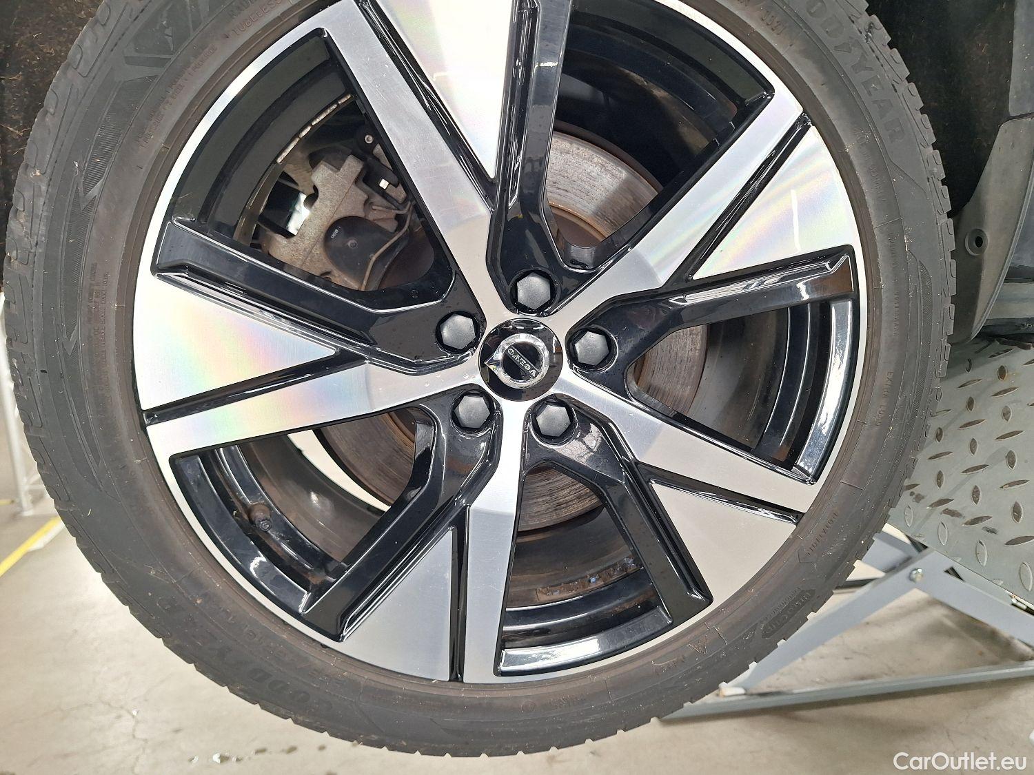  Volvo  XC 40 Volvo, XC40 '17, Volvo XC40 P8 4x4 Recharge R-Design 5d #5