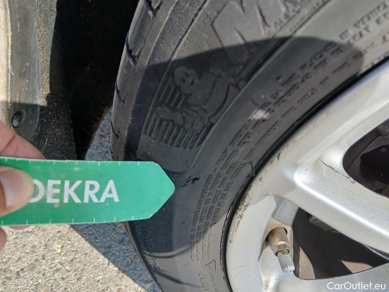  Bmw  Serie 1  Berlina 5p 116i 1.5 110CV E6 #39