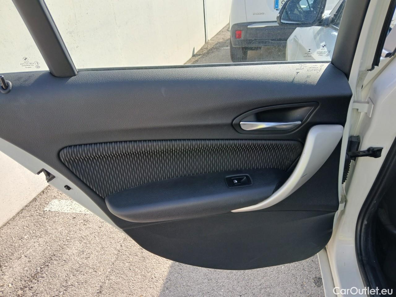  Bmw  Serie 1  Berlina 5p 116i 1.5 110CV E6 #2