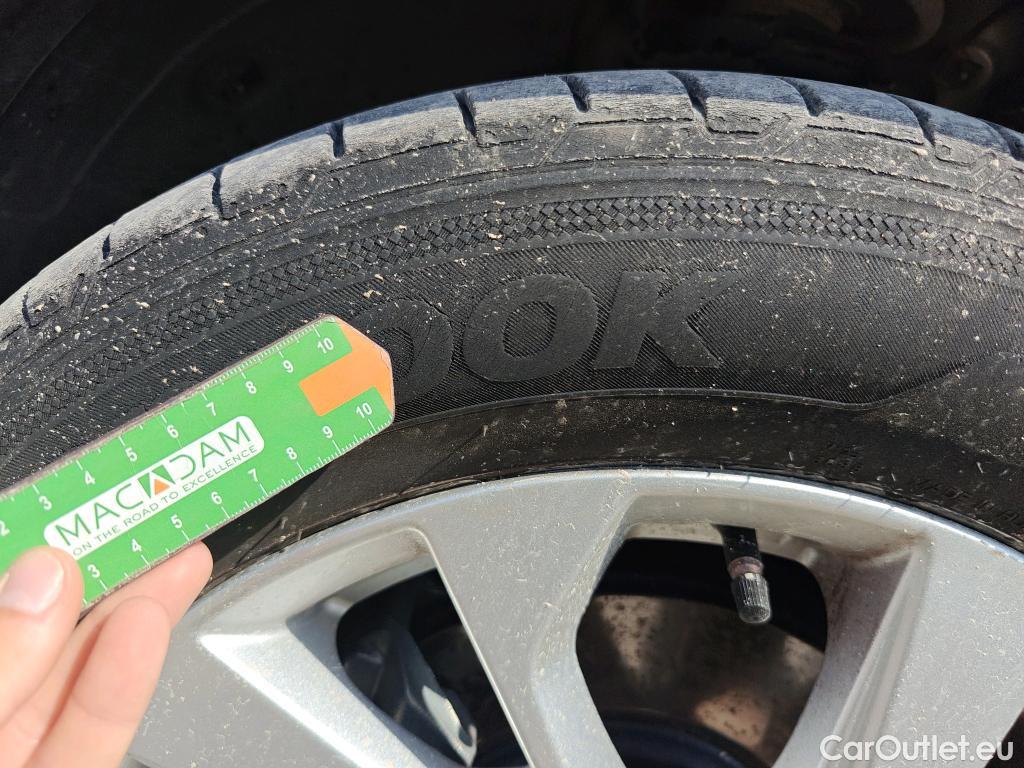  Hyundai  Tucson HYUNDAI  / 2018 / 5P / todoterreno  CRDI 1.6 116CV 48V 4X2 SLE SKY(SL)(SP) #10