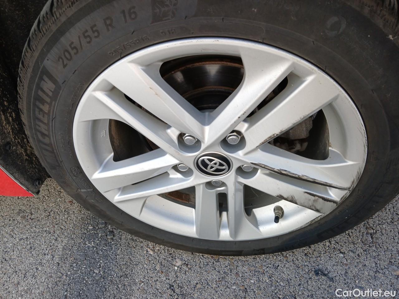  Toyota  Corolla TOYOTA  1.8 125H ACTIVE TECH E-CVT #29