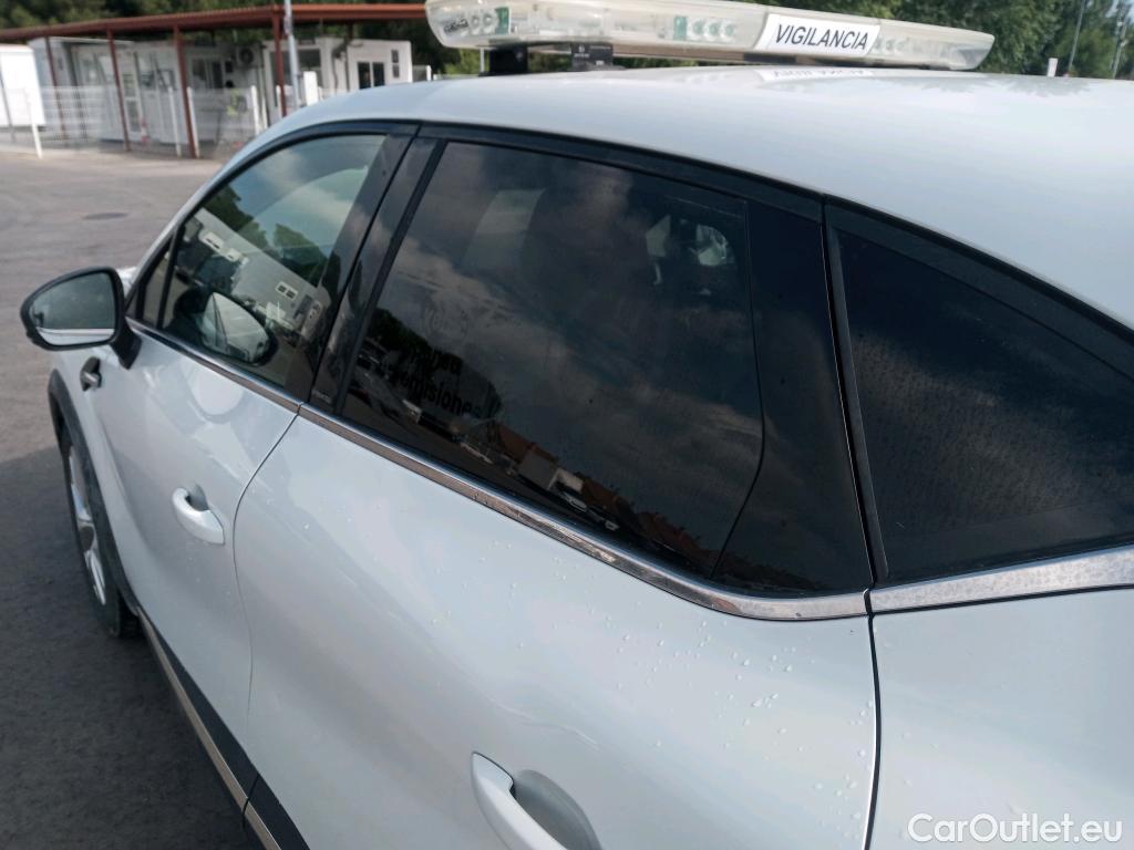  Renault  Captur  II Zen 1.6 E-TECH Plug-in 160CV ATV E6d #9