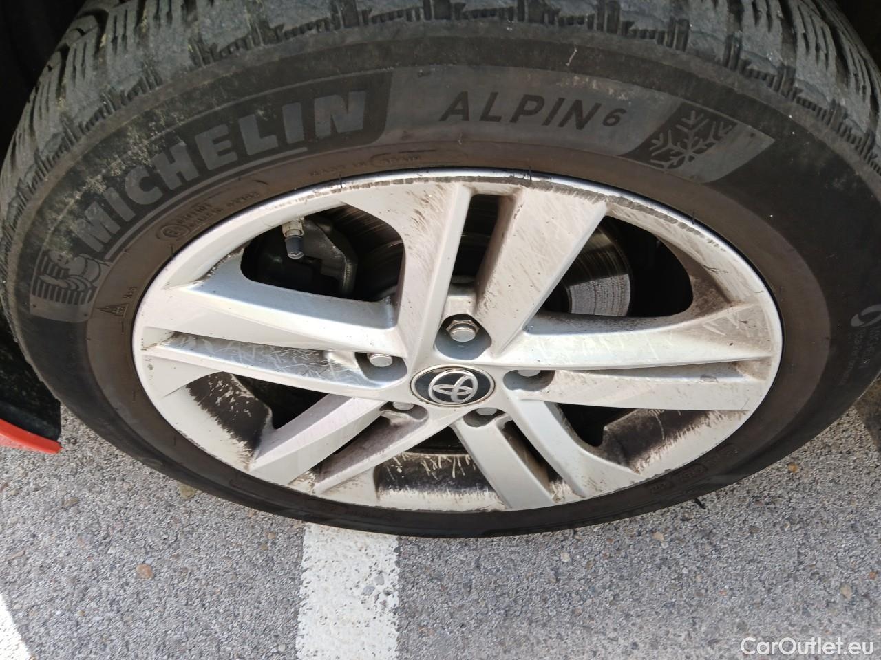  Toyota  Corolla TOYOTA  1.8 125H ACTIVE TECH E-CVT #16