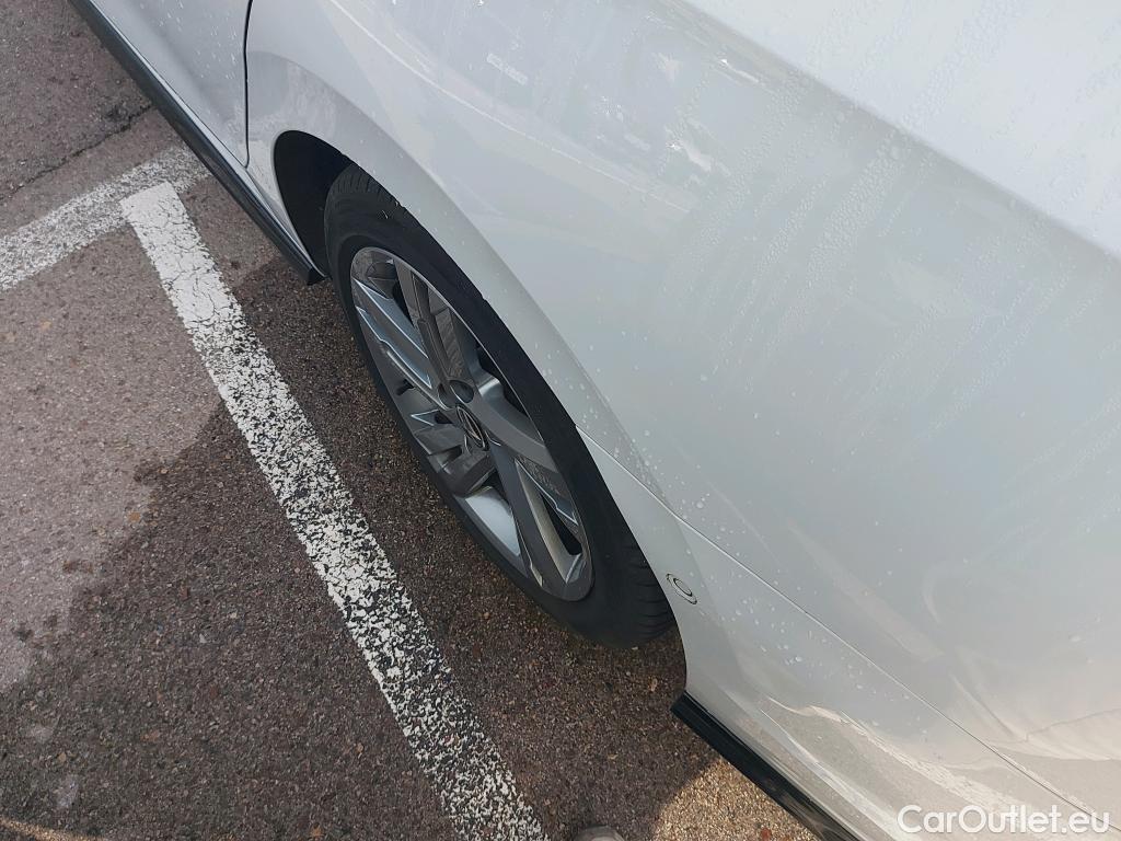  Volkswagen  Golf  VIII Variant R-Line 2.0 TDI 150CV E6d #8
