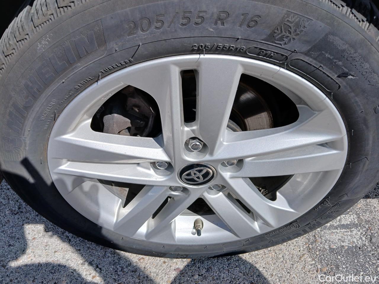  Toyota  Corolla TOYOTA  1.8 125H ACTIVE TECH E-CVT #39