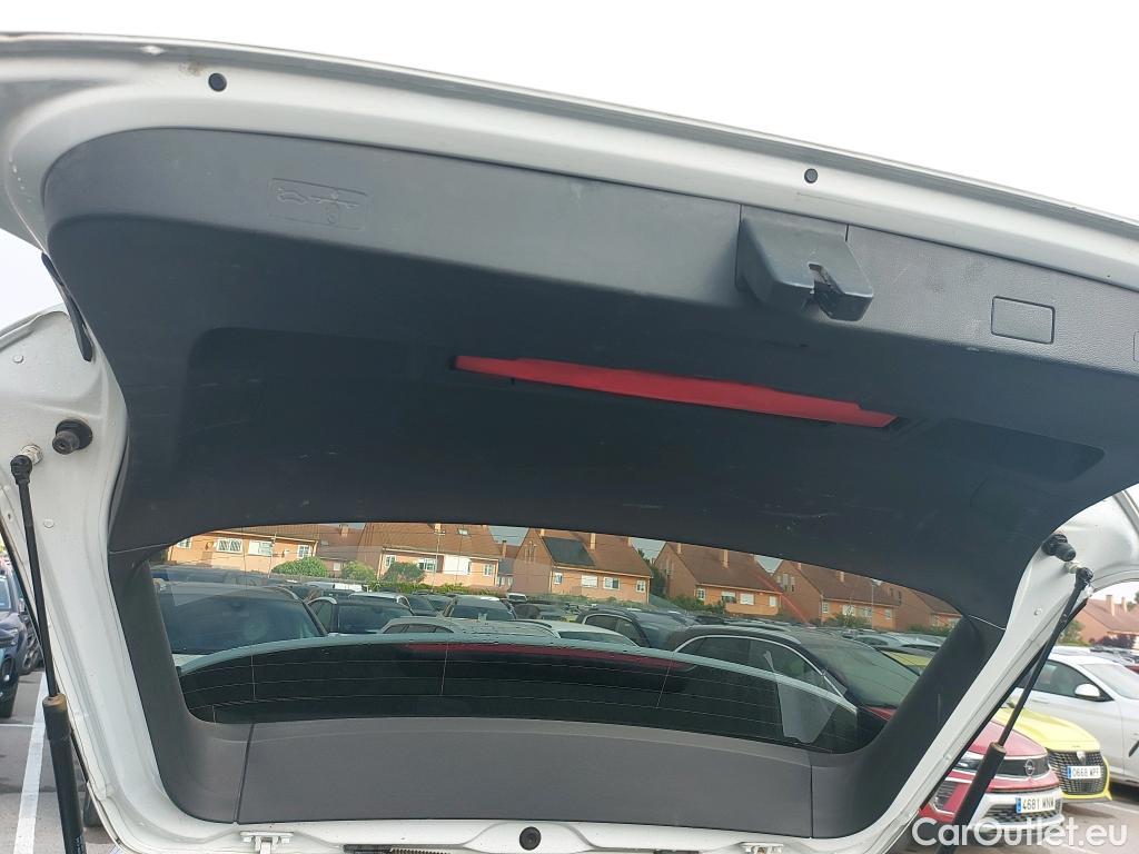  Volkswagen  Golf  VIII Variant R-Line 2.0 TDI 150CV E6d #15