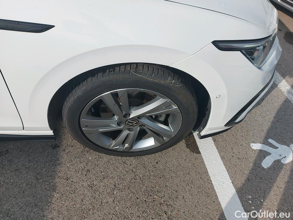  Volkswagen  Golf  VIII Variant R-Line 2.0 TDI 150CV E6d #13