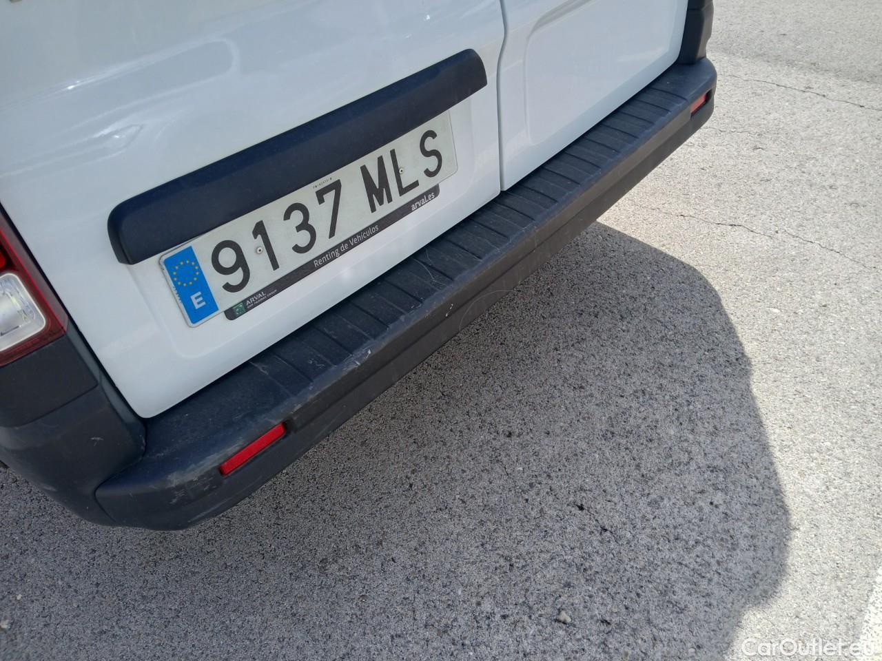  Renault  Trafic  III Combi L1H1 3 0t (8/9 Sitze) Authentic 2.0 dCi 110CV 8 Plazas E6d #14