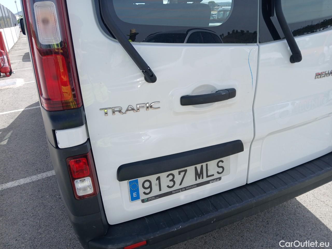  Renault  Trafic  III Combi L1H1 3 0t (8/9 Sitze) Authentic 2.0 dCi 110CV 8 Plazas E6d #12