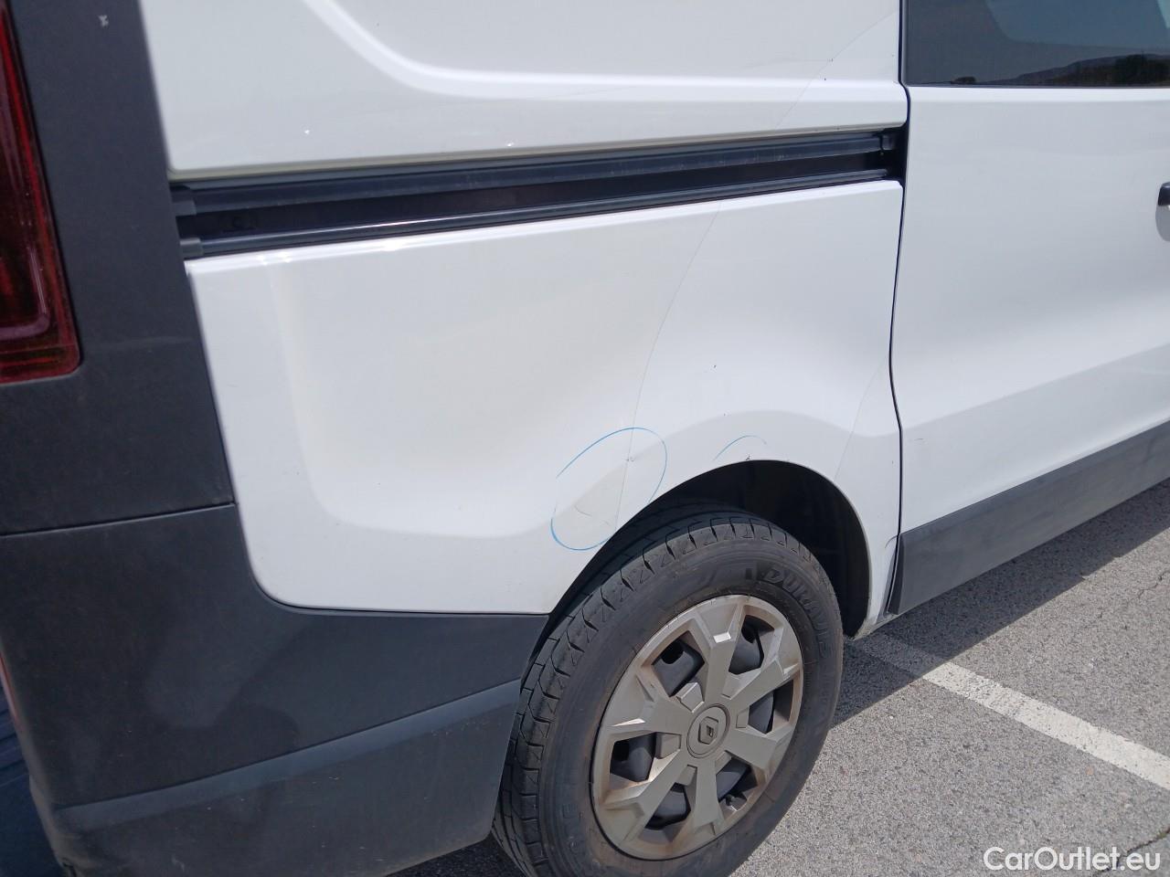  Renault  Trafic  III Combi L1H1 3 0t (8/9 Sitze) Authentic 2.0 dCi 110CV 8 Plazas E6d #16