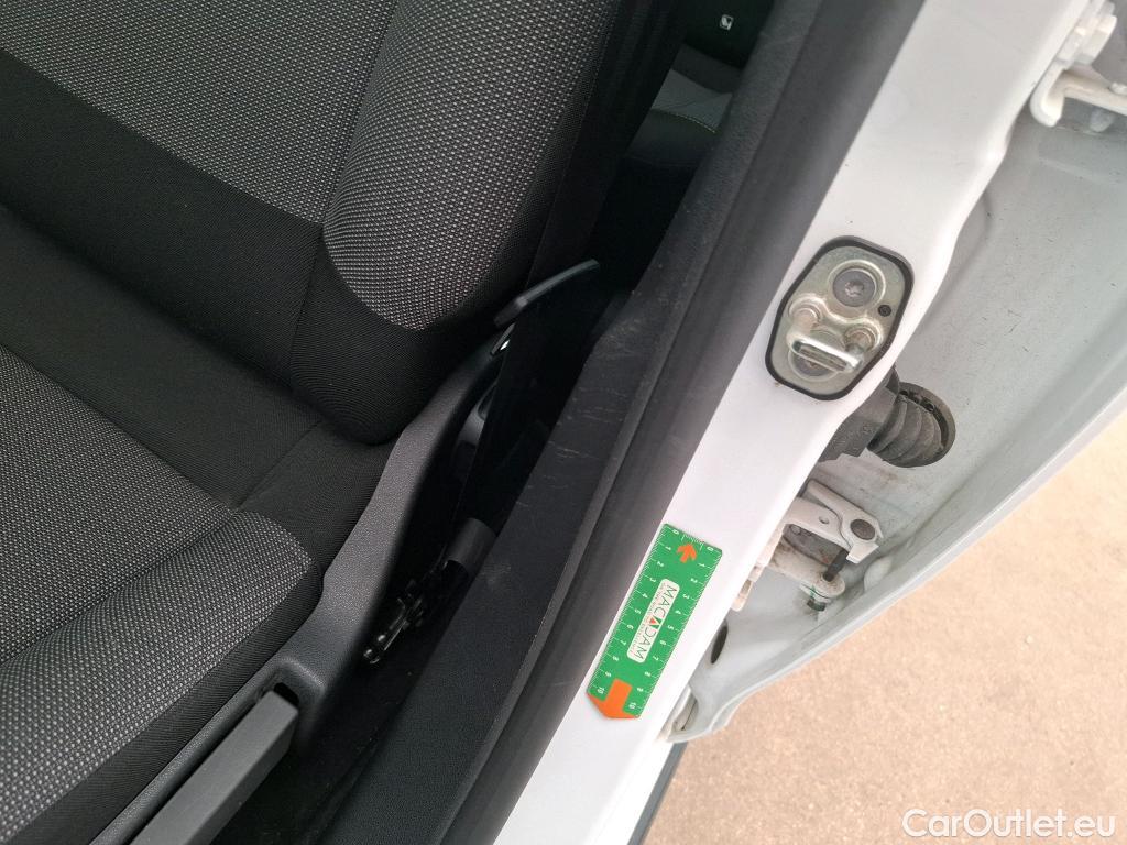  Citroen  C3  Feel Business 1.5 BlueHDI 100CV BVM5 E6dT #1