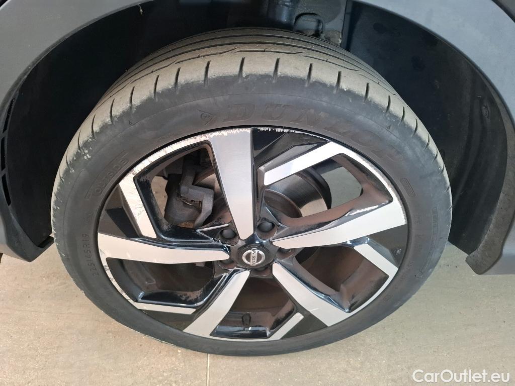  Nissan  Qashqai NISSAN  / 2017 / 5P / Crossover 1.3 DIG-T 140 Tekna #18