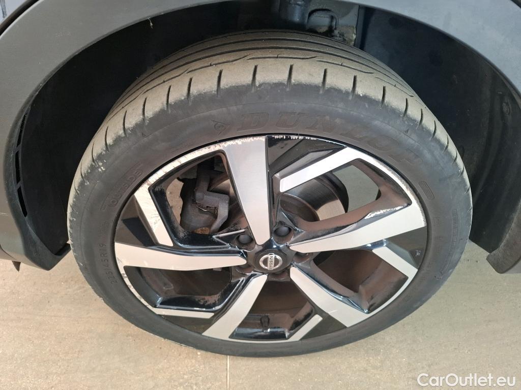  Nissan  Qashqai NISSAN  / 2017 / 5P / Crossover 1.3 DIG-T 140 Tekna #37