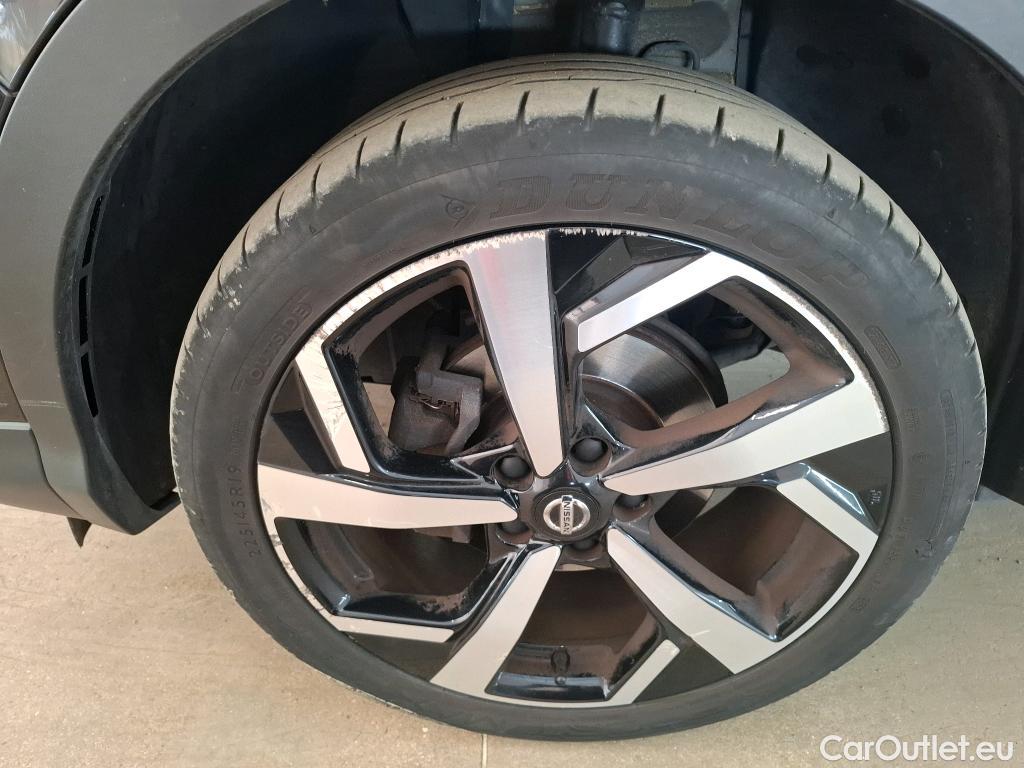  Nissan  Qashqai NISSAN  / 2017 / 5P / Crossover 1.3 DIG-T 140 Tekna #19