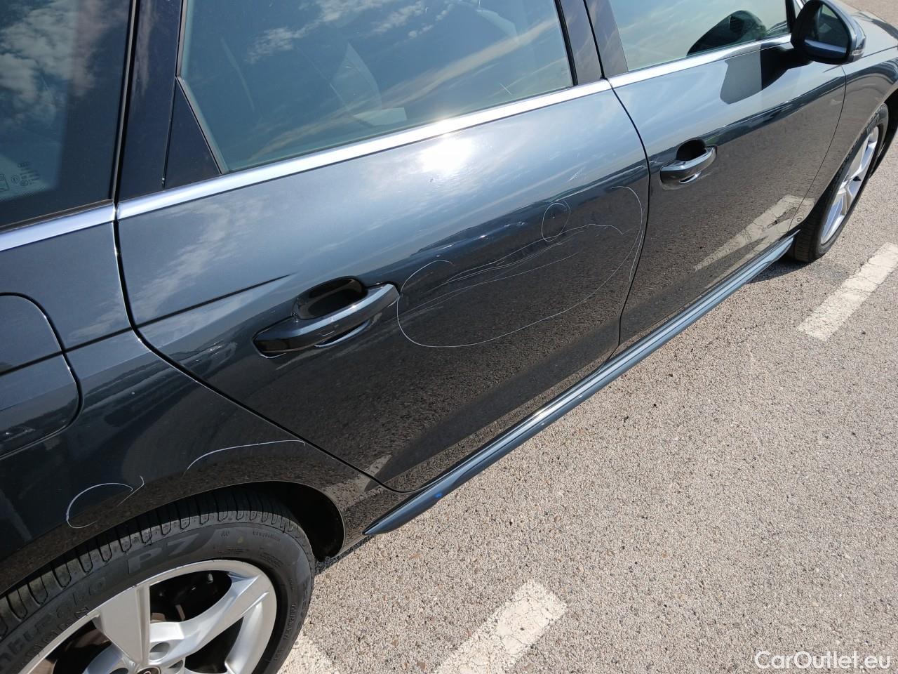  Audi  A4 AUDI  / 2019 / 5P / familiar Avant Advanced 40 TDI 150kW quattro S tr #31