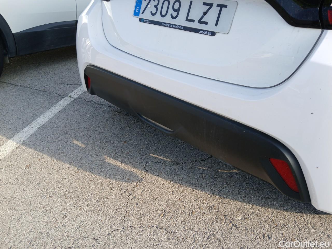  Toyota  Yaris TOYOTA  / 2020 / 5P / berlina con portón 1.5 120H Business Plus #15