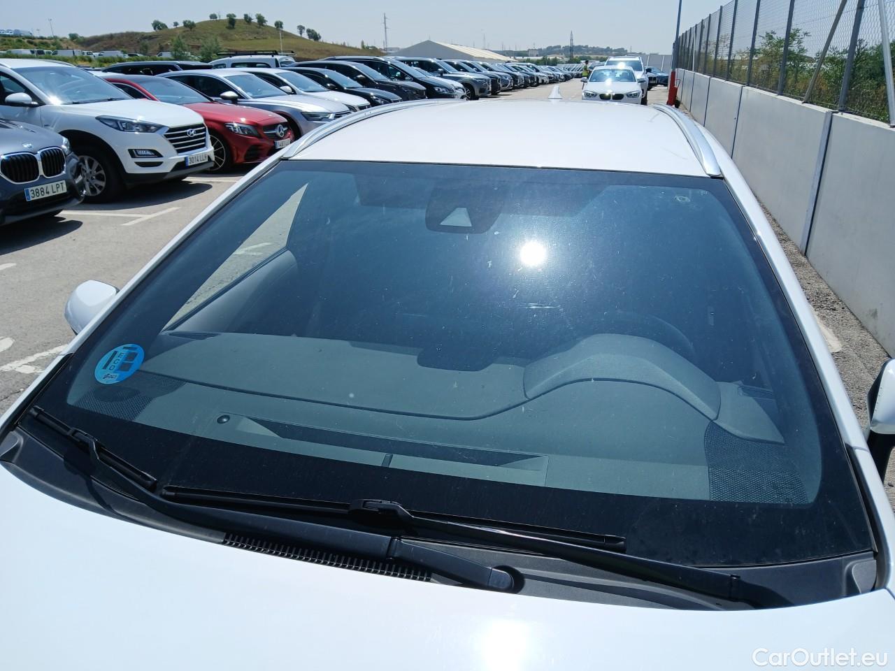  Toyota  Corolla TOYOTA  / 2019 / 5P / familiar 1.8 125H BUSINESS PLUS E-CVT TOU SPORT #33