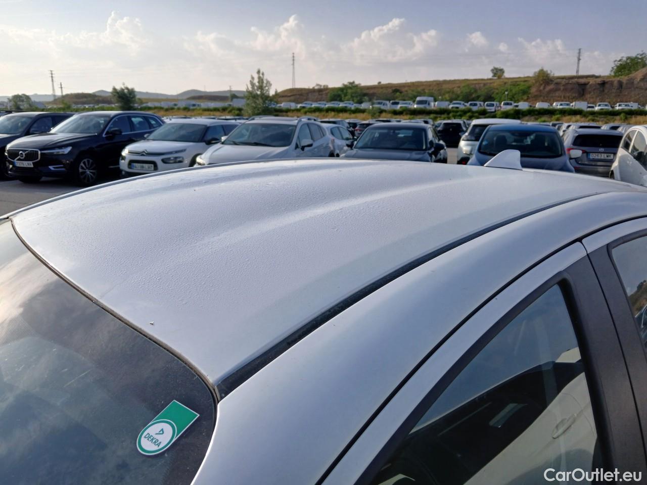  Toyota  Yaris TOYOTA  / 2020 / 5P / berlina con portón 1.5 120H Business Plus #22