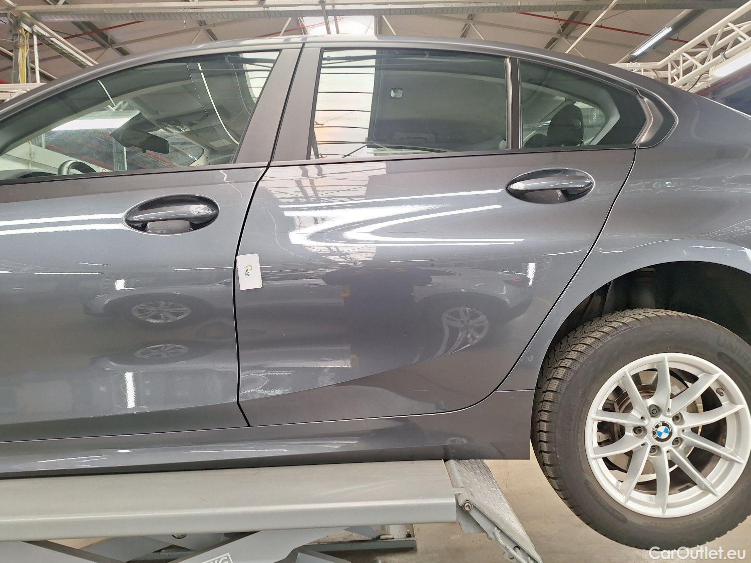  Bmw  Serie 3 BMW, 3-serie '18, BMW 3 Reeks Berline 318dA (100 kW) 4d #24