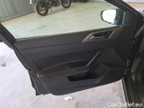  Volkswagen  Polo VOLKSWAGEN  / 2017 / 5P / BERLINA 1.0 TSI BUSINESS COMFORTLINE #135
