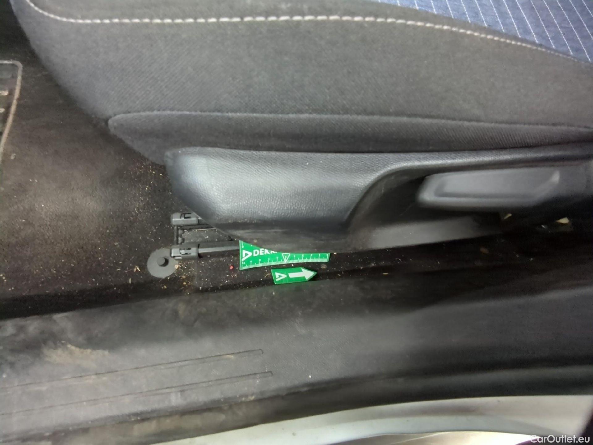  Peugeot  208  Premium 1.2 PureTech 75CV BVM5 E6d #31
