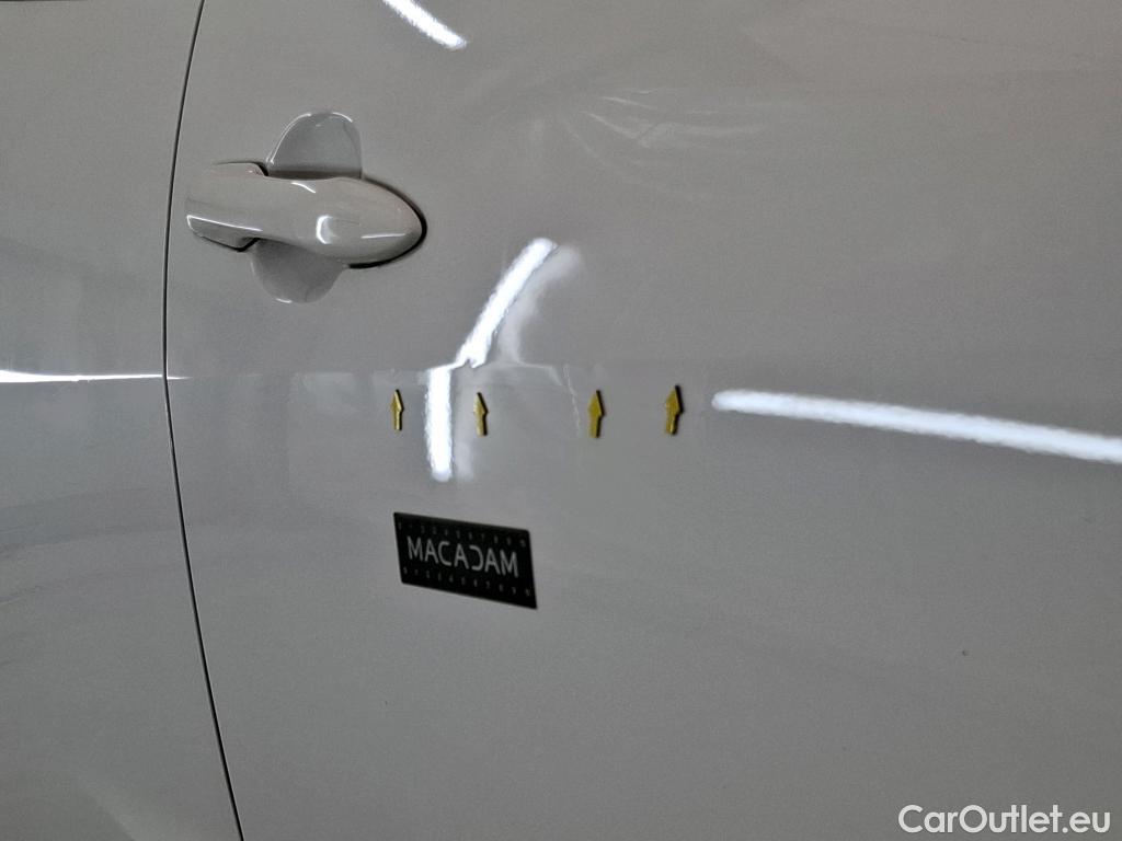  Toyota  Yaris TOYOTA  Hybride / 2019 / 5P / Berline Hybride 116h France Business #8