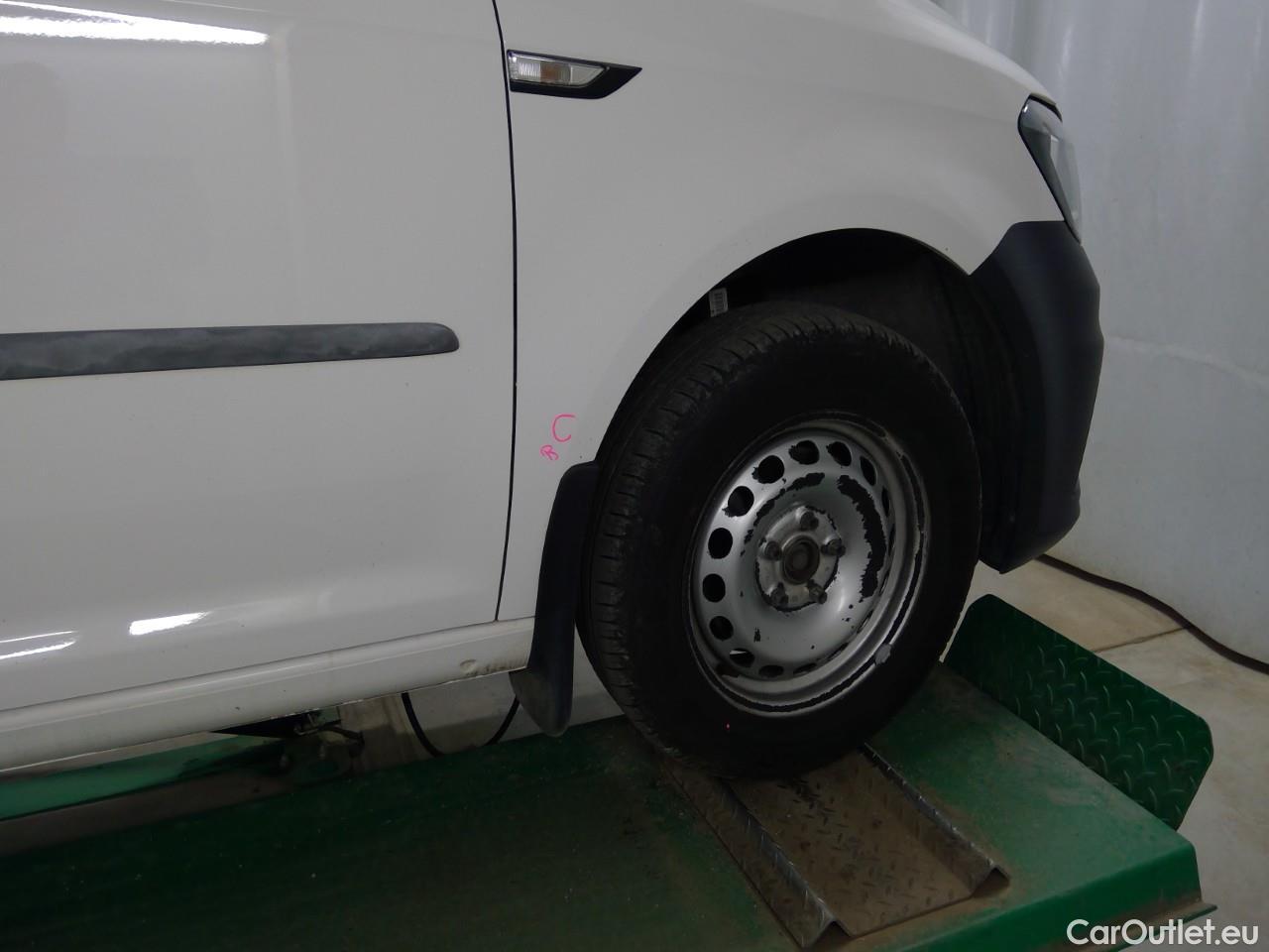  Volkswagen  Caddy  TDI 75 Maxi Aut. #8