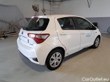  Toyota  Yaris TOYOTA  / 2017 / 5P / BERLINA 1.5 HYBRID BUSINESS #2
