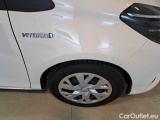 Toyota  Yaris TOYOTA  / 2017 / 5P / BERLINA 1.5 HYBRID BUSINESS #40