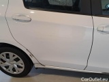  Toyota  Yaris TOYOTA  / 2017 / 5P / BERLINA 1.5 HYBRID BUSINESS #46