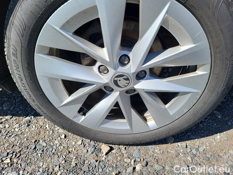  Skoda  Octavia  Combi (NX3)(2020) Oct.Combi 1.5TSI 110 Style Aut #7