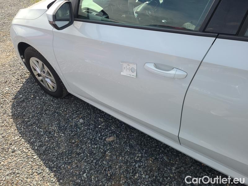  Skoda  Fabia  (PJ3) (2021)  1.0 TSI 81 Ambition AT #2