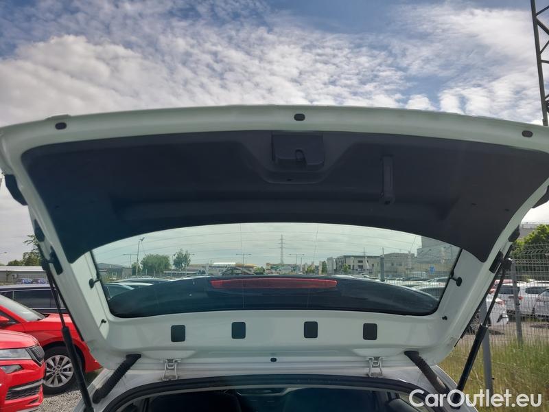  Skoda  Fabia  (PJ3) (2021)  1.0 TSI 81 Ambition AT #5