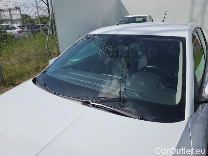  Skoda  Fabia  (PJ3) (2021)  1.0 TSI 81 Ambition AT #1